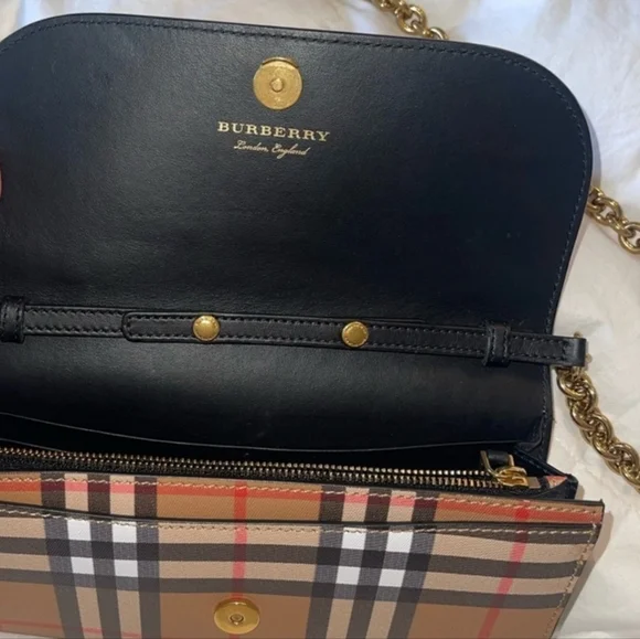 (EUC)AUTHENTIC BIRCH BROWN BURBERRY CLUTCH WITH CHAIN COMES WITDUST BAG - Picture 3 of 6